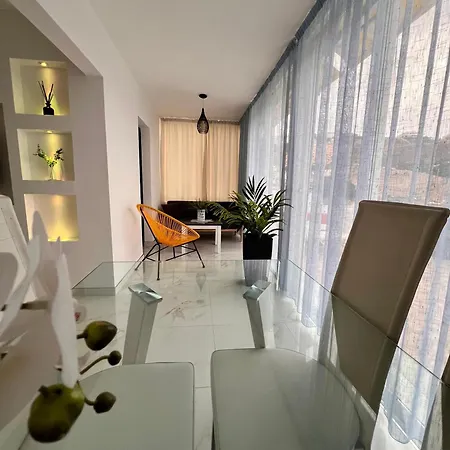 Serene Flat In Location Overlooking Siam Park Apartment