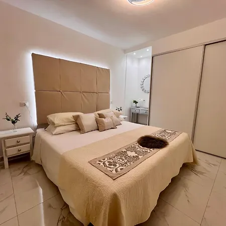 Serene Flat In Location Overlooking Siam Park Apartment