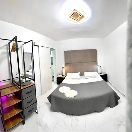 Serene Flat In Location Overlooking Siam Park *