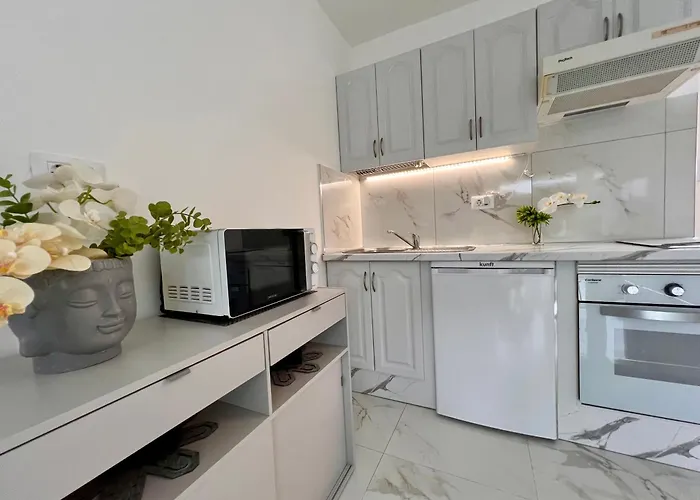 Serene Flat In Location Overlooking Siam Park Διαμέρισμα *